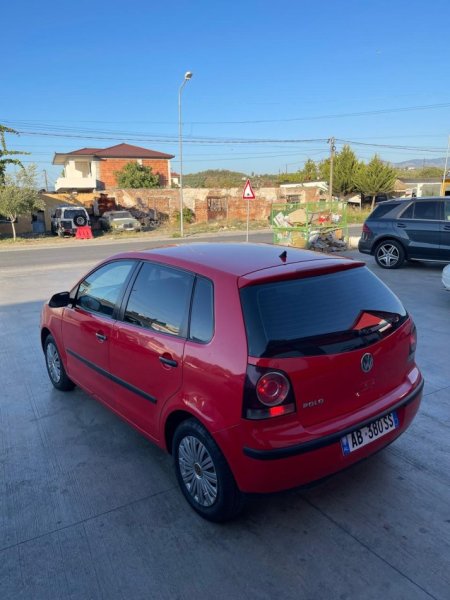 Elbasan, shes makine VOLKSWAGEN POLO GTI Benzin, e kuqe manuale Kondicioner 168.000 km 3.200 €