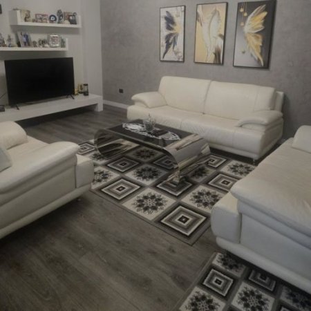 Tirane, jepet me qera apartament 2+1+Aneks+Ballkon Kati 5, 93 m² 500 € (Astir)