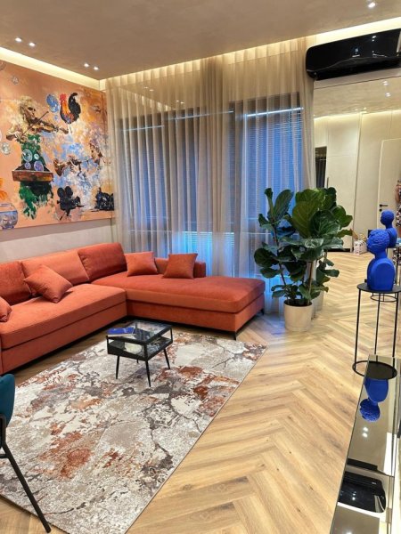 Tirane, jepet me qera apartament 1+1 Kati 3, 65 m² 1.000 € (Square 21, Tiranë)