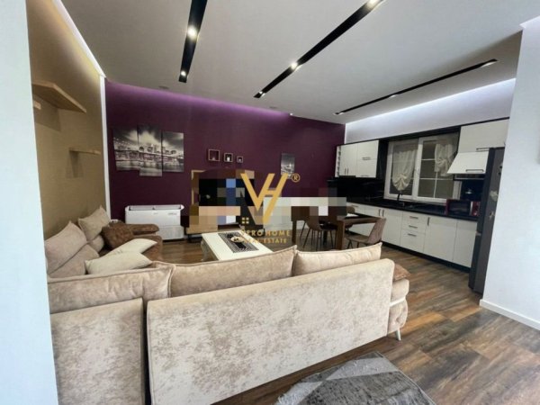 Tirane, jepet me qera apartament 2+1+Ballkon Kati 1, 100 m² 600 € (SAUK I VJETER)