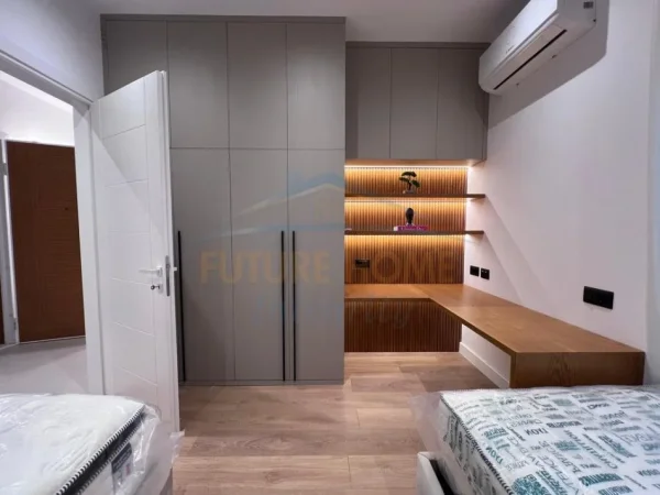 Tirane, jepet me qera apartament 2+1 Kati 1, 87 m² 950 € 