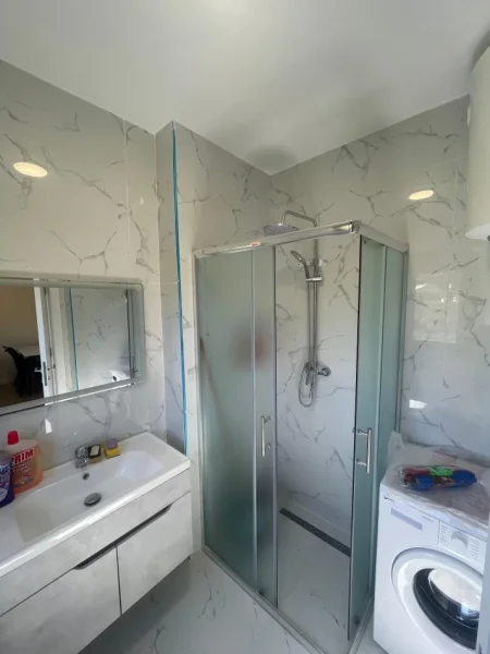 Tirane, jepet me qera apartament 1+1 Kati 1, 90 m² (Ali Demi)