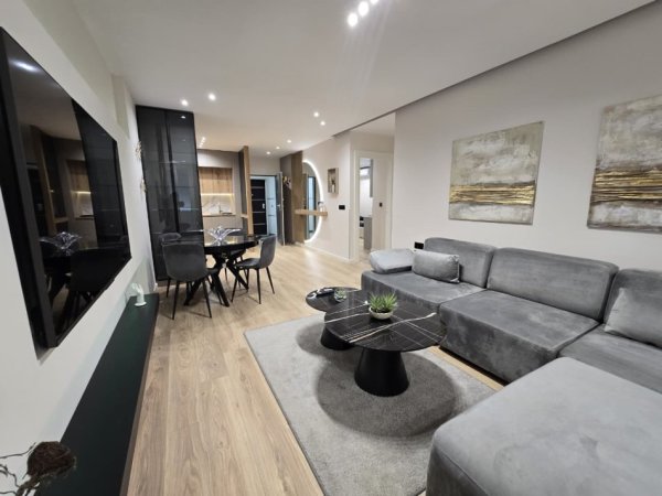 Tirane, jepet me qera apartament 2+1+Ballkon Kati 3, 120 m² 1.500 € (myslym shyri)