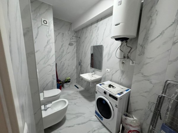 Tirane, jepet me qera apartament 2+1 Kati 7, 