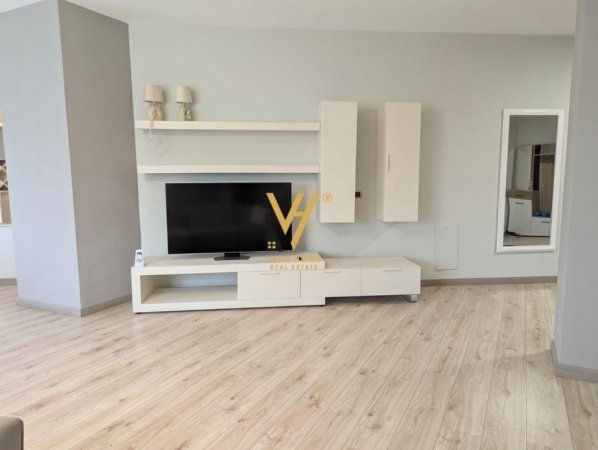 Tirane, jepet me qera apartament 3+1+Ballkon Kati 5, 150 m² 2.400 € (BLLOK)