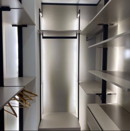 jepet me qera apartament Kati 8, 800 € (Bulevardi Zogu i Pare)