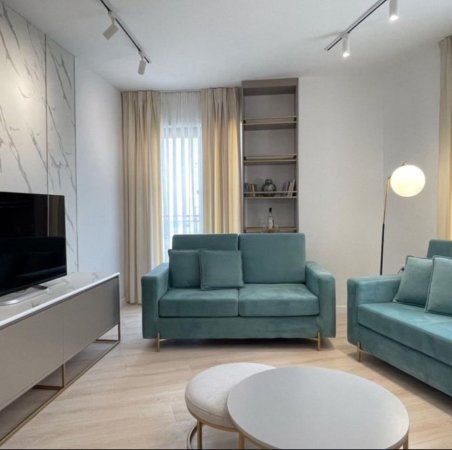 jepet me qera apartament Kati 8, 800 € (Bulevardi Zogu i Pare)