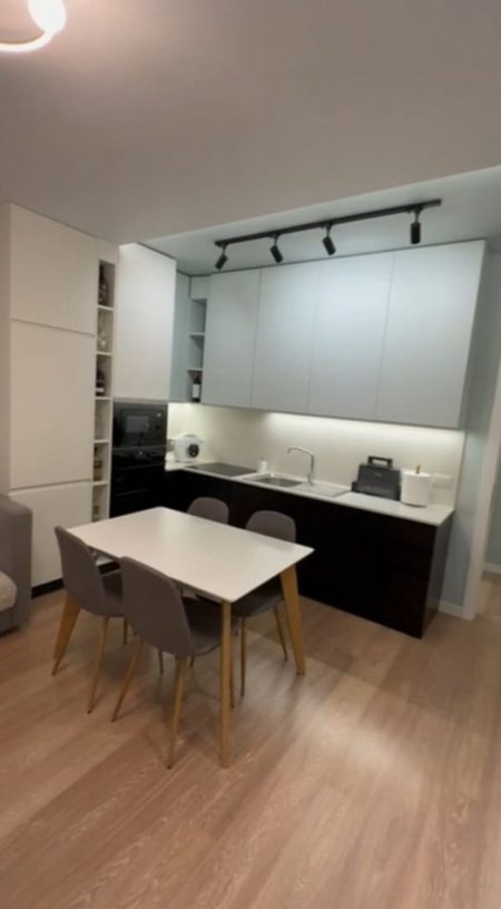 Tirane, jepet me qera apartament 1+1 Kati 6, 65 m² 600 € (5 Maji)