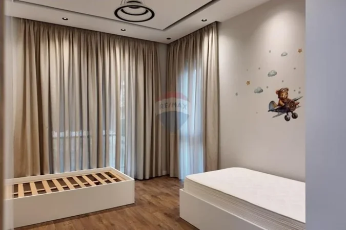 Tirane, jepet me qera Vile 2+1 Kati 1, 191 m² 900 € (Qesarak,Tirane)