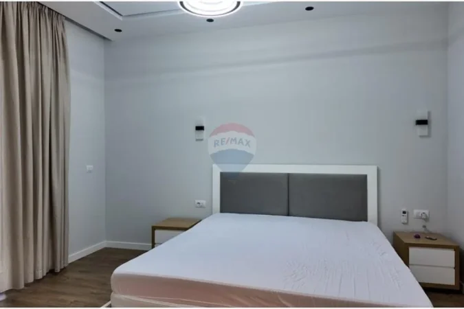 Tirane, jepet me qera Vile 2+1 Kati 1, 191 m² 900 € (Qesarak,Tirane)