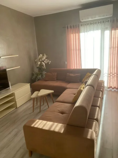 Jepet me Qera Super Hyrje Private 2+1 Prane  Spitalit Amerikan 2, QSUT, Kati 2, 100 m² 550 €URO