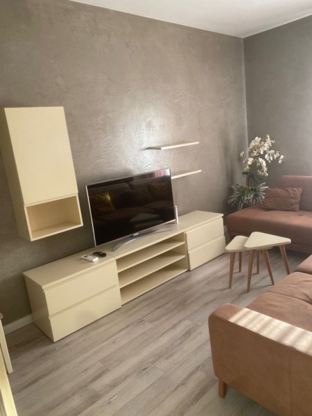 Jepet me Qera Super Hyrje Private 2+1 Prane  Spitalit Amerikan 2, QSUT, Kati 2, 100 m² 550 €URO