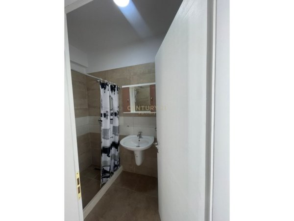 Tirane, jepet me qera apartament Kati 7, 94 m² 800 € (KOMPLEKSI MAGNET)