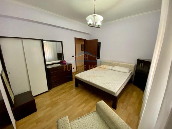 Tirane, shitet apartament 1+1+Ballkon Kati 2, 70 m² (Rruga e Barrikadave)
