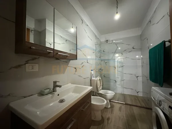 Tirane, jepet me qera apartament 2+1 Kati 6, 93 m² 550 € (RRETHI I ASTIRIT)