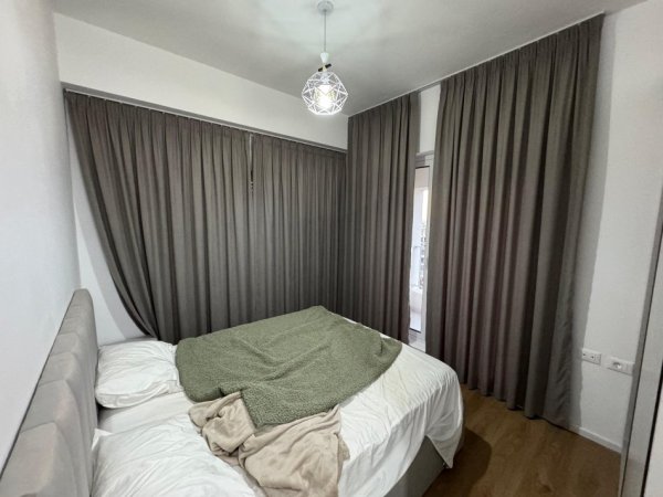 Tirane, jepet me qera apartament 2+1 Kati 5, 110 m² 550 € 