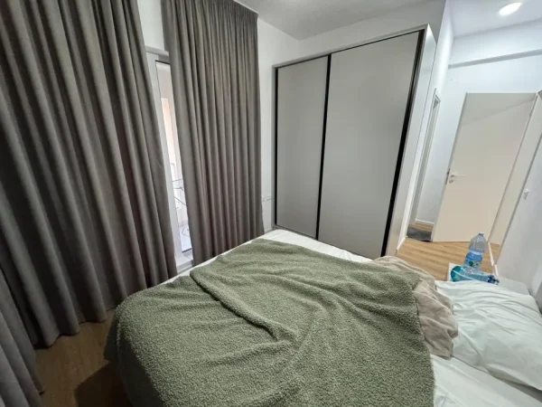 Tirane, jepet me qera apartament 2+1 Kati 5, 110 m² 550 € 