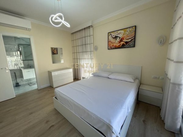 Tirane, jepet me qera apartament 2+1+Aneks+Ballkon Kati 2, 110 m² 1.000 €