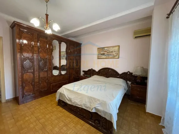 Tirane, jepet me qera apartament 2+1 Kati 2, 125 m² 900 € 