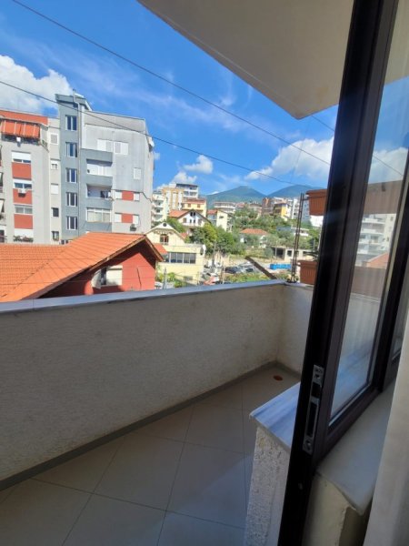 Tirane, shitet apartament 1+1+Ballkon Kati 3, 69 m² 91.000 € (Fresk, Rruga e Thesarit)