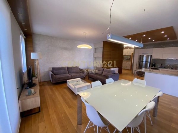 Tirane, jepet me qera apartament 4+1+Ballkon Kati 7, 300 m² 3.000 € (Rruga e Elbasanit)