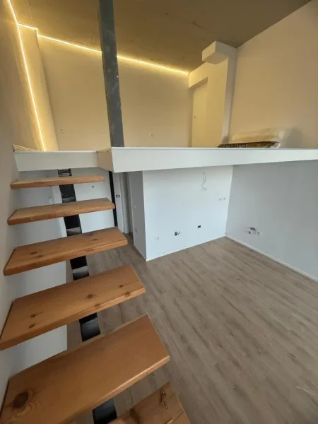 Tirane, jepet me qera  duplex Dublex , 60 m² 400 € (Selite e Vogel)