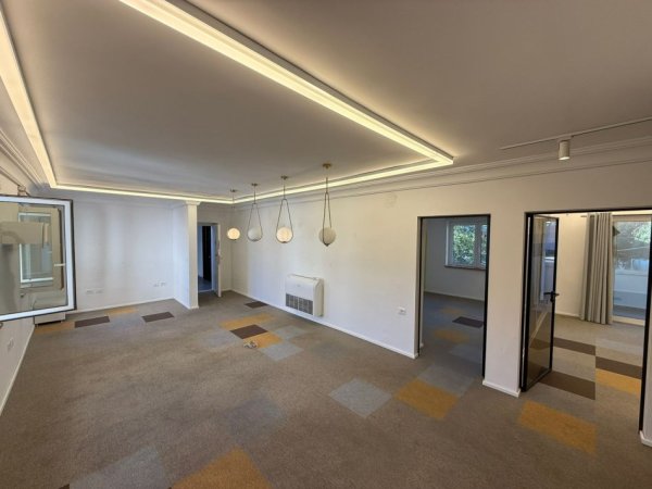 Tirane, jepet me qera zyre Kati 5, 130 m² 2.000 € (Zogu i Zi)