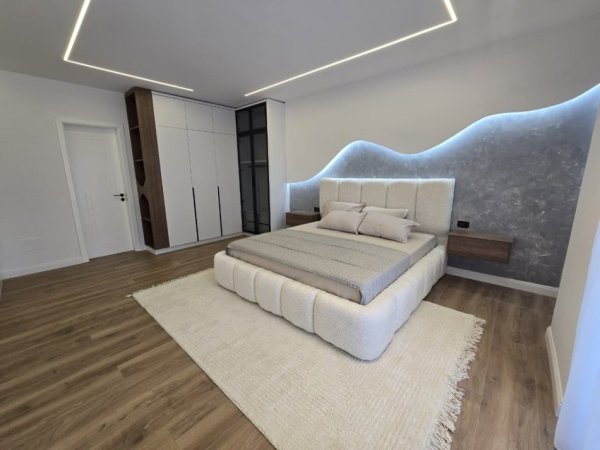 Tirane, shitet apartament 2+1+Ballkon Kati 3, 109 m² 325.000 € 