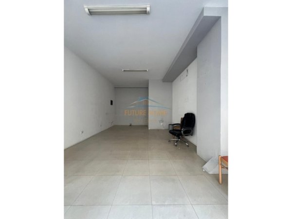 Tirane, shitet ambjent biznesi Kati 0, 32 m² 64.000 € (DON BOSKO)