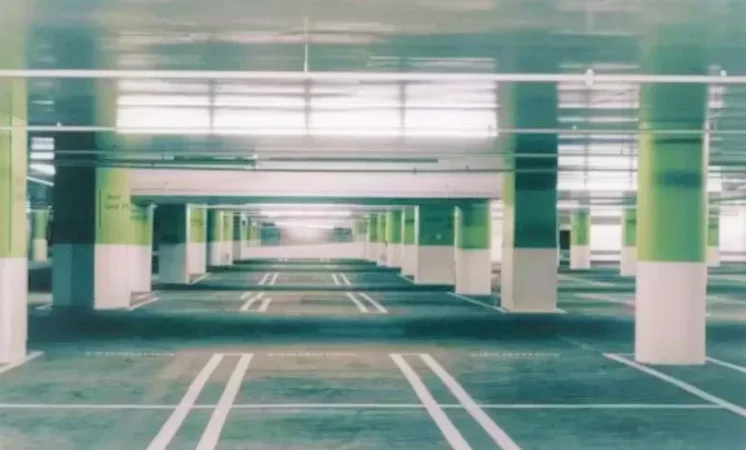 Tirane, jepet me qera garazh | post parkimi Kati -1, 25 m² 80 € (him kolli)