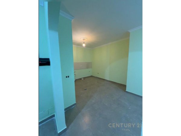 Tirane, shitet apartament 2+1 Kati 3, 91 m² 125.000 € (Astir)