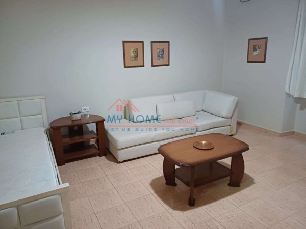 Tirane, jepet me qera apartament 2+1+Ballkon Kati 2, 84 m² 650 € (Sheshi Willson)