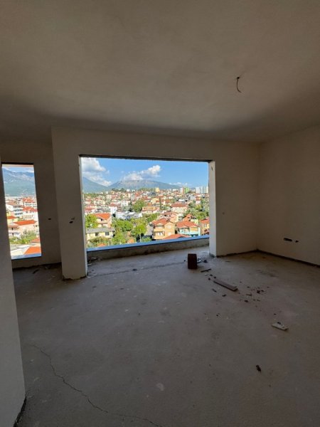 SHITET APARTAMENT 1+1 PRANE QYTETIT STUDENTI  119.000 EURO