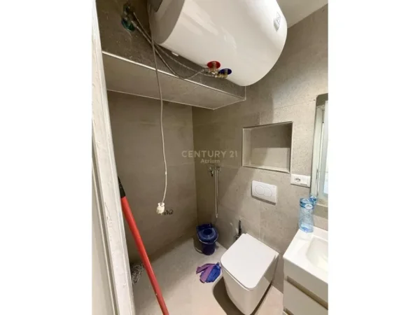 Tirane, jepet me qera ambjent biznesi Kati 0, 55 m² 500 € (Rr. Bardhyl)