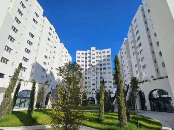 Tirane, jepet me qera apartament 2+1+Ballkon Kati 3, 117 m² 800 € (RIVER RESIDENCE, UNAZA E RE)