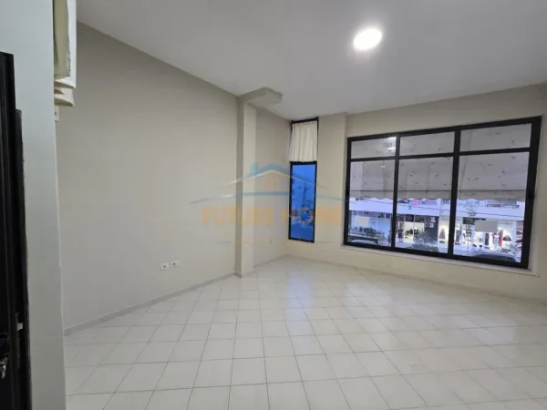 Tirane, jepet me qera ambjent biznesi Kati 1, 32 m² 350 € (RRUGA LONI LINGORI)