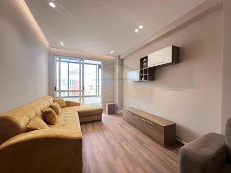 Tirane, shitet apartament 2+1+Ballkon Kati 8, 102 m² 145.000 € (Rruga Mikel Maruli)