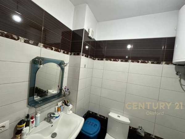 Tirane, shitet apartament 2+1+Ballkon Kati 3, 104 m² 192.000 € 