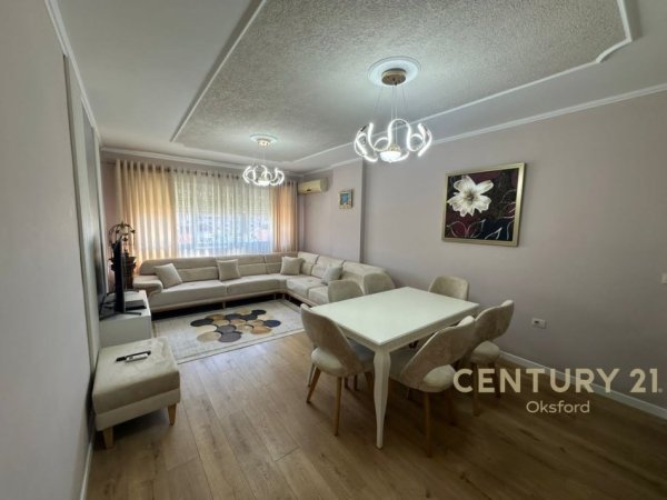 Tirane, shitet apartament 2+1+Ballkon Kati 3, 104 m² 192.000 € 