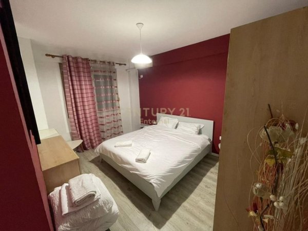 Tirane, jepet me qera apartament 3+1 Kati 4, 106 m² 930 € (Ish Stacioni i Trenit)