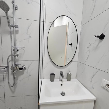 Tirane, shitet garsonier , 93.000 € (kompleksi kontakt)