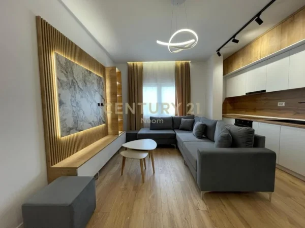 Tirane, jepet me qera apartament 2+1 Kati 2, 95 m² 500 € 