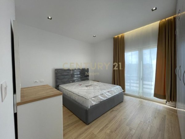 Tirane, jepet me qera apartament 2+1 Kati 2, 95 m² 500 € 