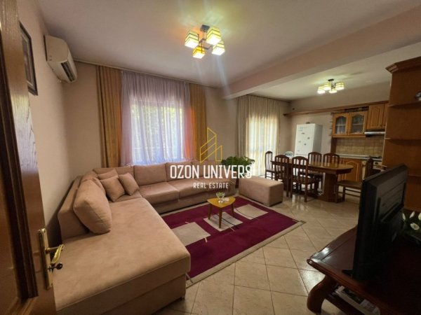 Shqiperi, jepet me qera apartament 2+1 Kati 2, 90 m² 700 € (ish blloku)