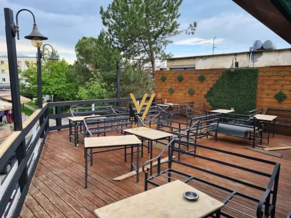 Tirane, jepet me qera ambjent biznesi Kati 0, 160 m² 1.000 € (QYTET STUDENTI)