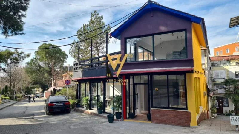 Tirane, jepet me qera ambjent biznesi Kati 0, 160 m² 1.000 € (QYTET STUDENTI)