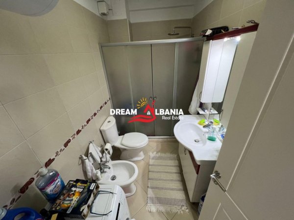 Tirane, jepet me qera apartament 1+1 , 76 m² 350 € (ne Fresk prane Restorant Qesarakes)