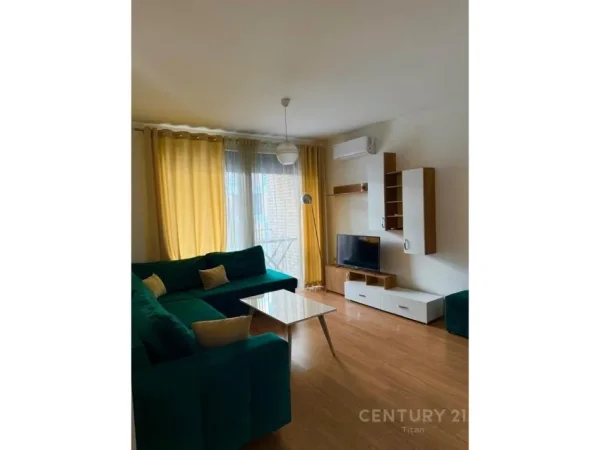 Tirane, jepet me qera apartament 2+1 Kati 4, 95 m² 750 € 