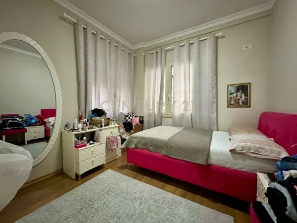 Tirane, shitet apartament 3+1+Ballkon Kati 3, 123 m² 265.000 € 