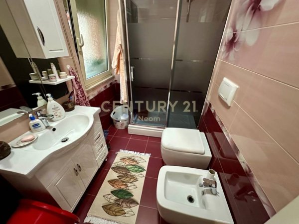Tirane, shitet apartament 3+1+Ballkon Kati 3, 123 m² 265.000 € 